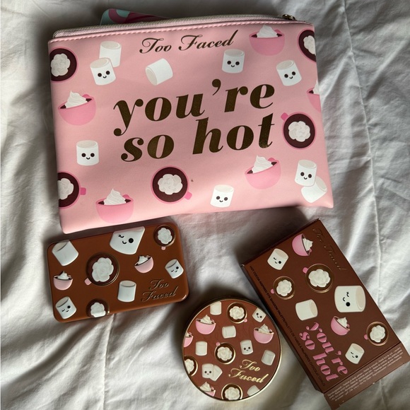 TooFaced Hot Cocoa Bundle! Hot Cocoa Bronzer + Eyeshadow Palette w/ Matching Bag - Picture 2 of 8